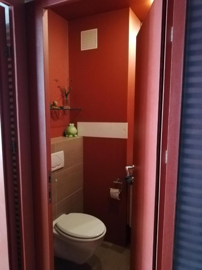 Room In Maisonette With Garden, Parking Place Viena Exterior foto